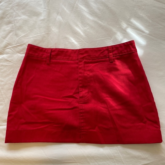 Red Dickies mini skirt - Picture 2 of 4